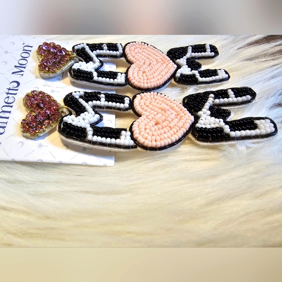 NEW Palmetto Moon Cowprint MOM Beaded Earrings with Hearts and Gems. Felt back - Picture 5 of 5